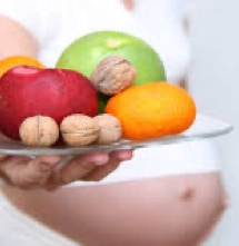 Quali sono i vari alimenti che possono comportare rischi durante la gravidanza